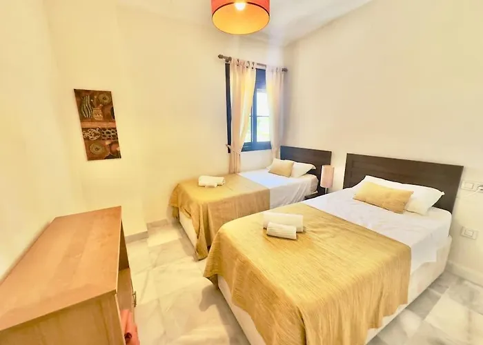 Lovely Two Bedroom Apartamento Estepona