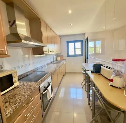 Apartment Lovely Two Bedroom Estepona