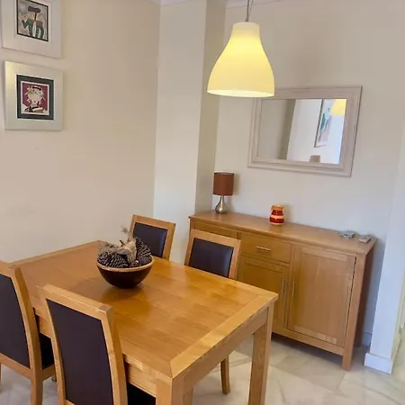 Apartment Lovely Two Bedroom
