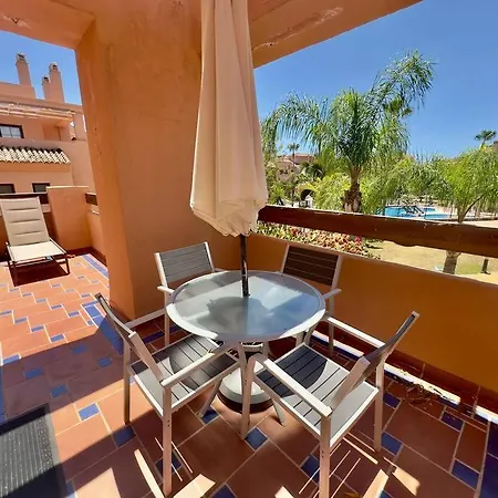 Apartment Lovely Two Bedroom *